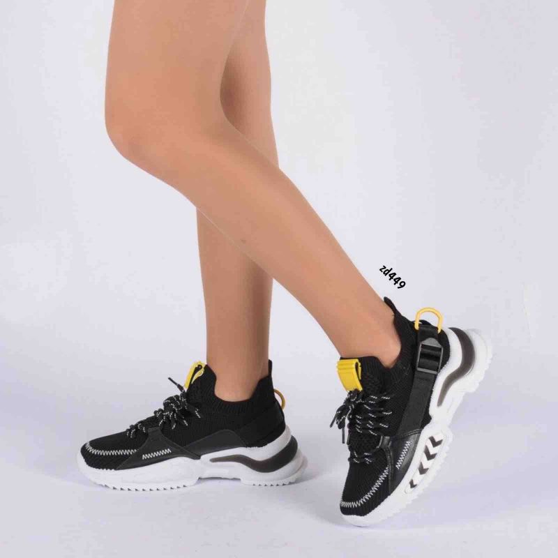 Tenis Compra 14 AD-362 Negro correa lateral cordon frontal aplqiue amarillo suela blanca con partes negras 4Cm