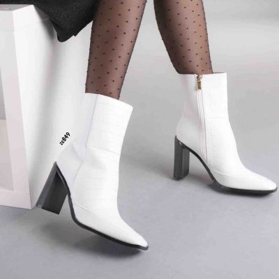 Botin Compra110 289 Blanco con cierre lateral , tacón grueso 9cm, con diseño hilado al frente en rayas