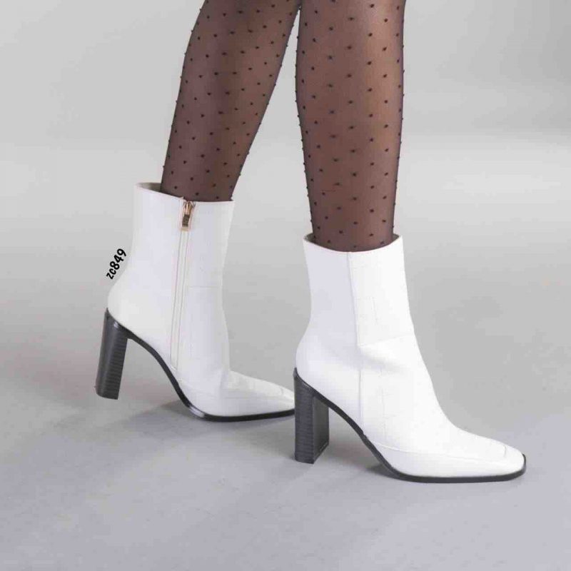 Botin Compra110 289 Blanco con cierre lateral , tacón grueso 9cm, con diseño hilado al frente en rayas - Image 2