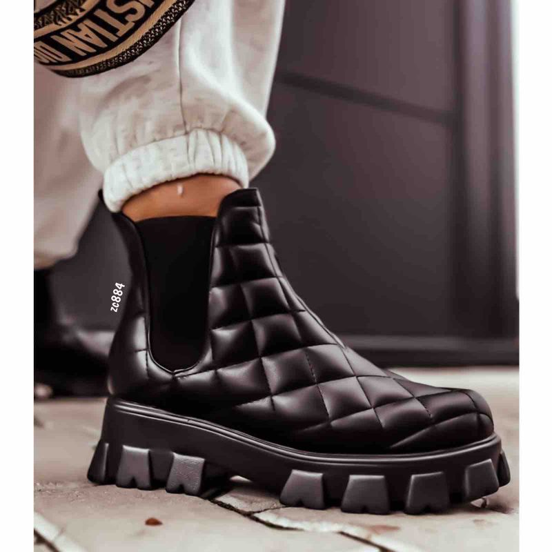 Botin Compra128 GF187 negro cosido en rombos resortes laterales tacon 5cm