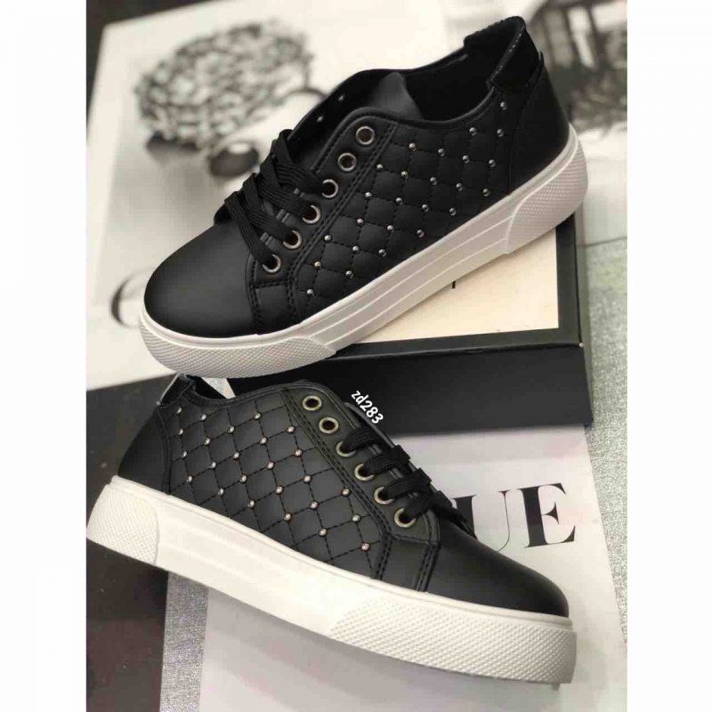 Tenis Compra 99 L8063 Negro rombos aplqiues plateados cordon frontal - Image 2
