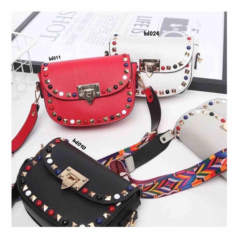 Bolso Compra 18 Negro apliques apliques ciruclares rojo y azul alrededor apliques cuadrados alrededor correa gruesa colores 18Cm*13Cm