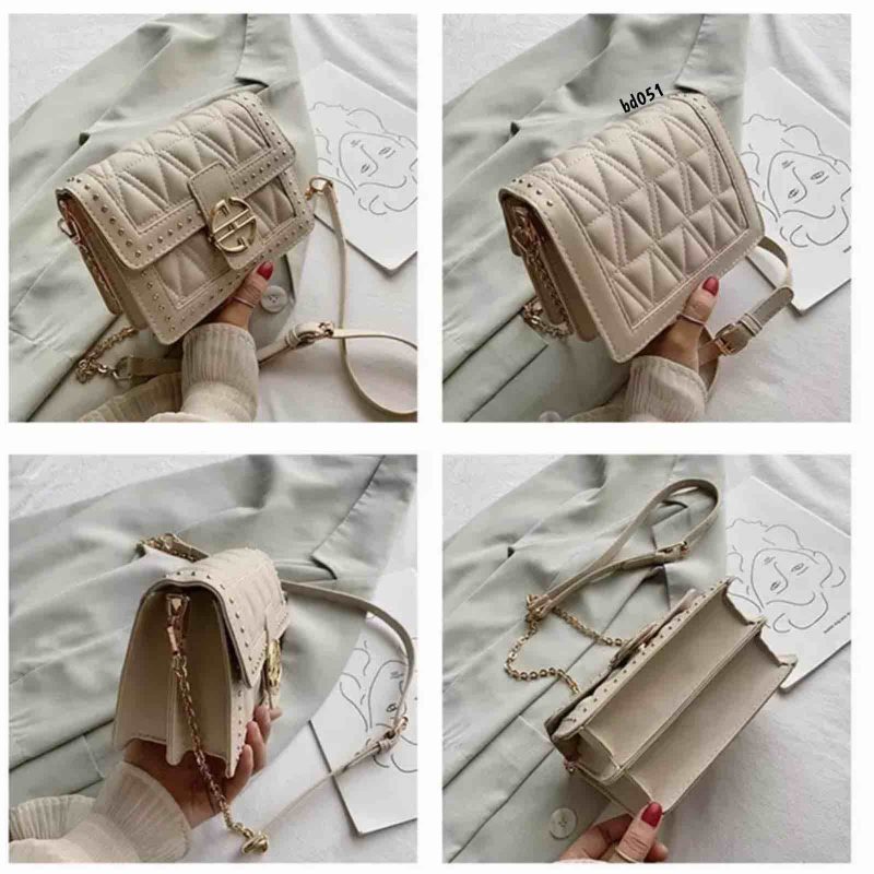 Bolso Beige figura triangulos frontal apliques alrededor hebilla dorada cadena dorada 18Cm*14Cm 2118 - Image 2