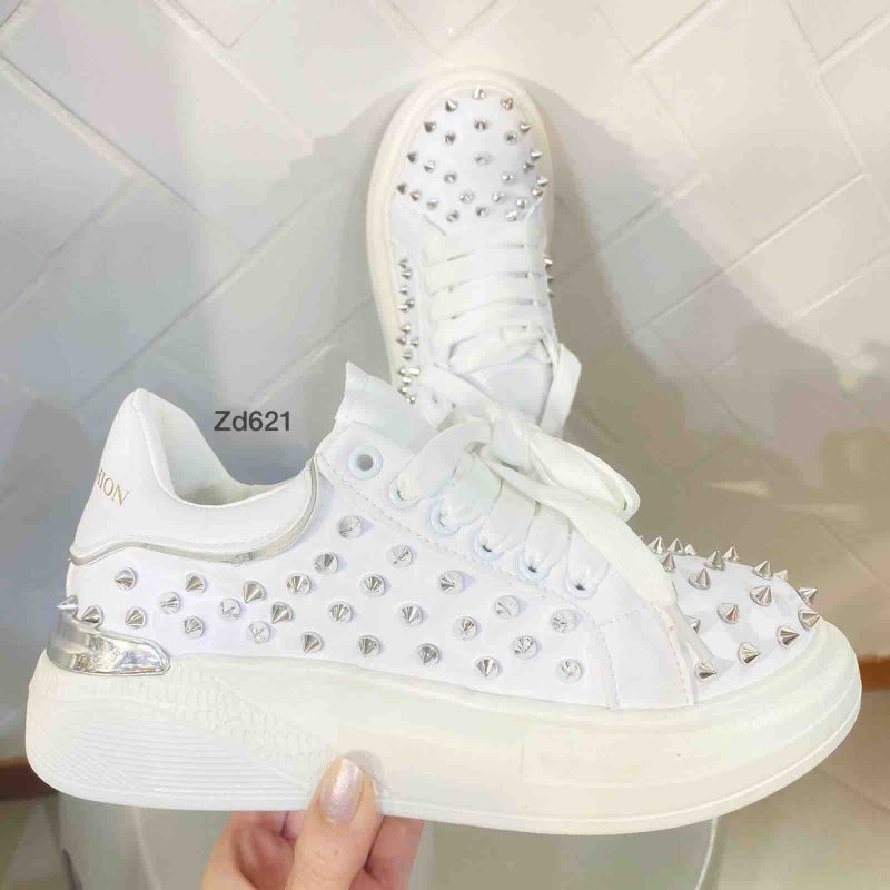 tenis blanco apliques plateados cordon frontal 200