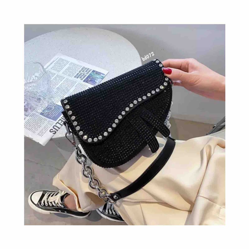 Bolso negro apliques negros y plateados 31019 20cmx14cm - Image 2