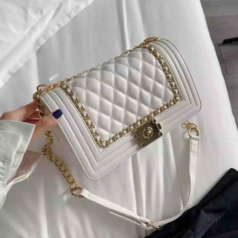Bolso blanco hebilla dorada cadena dorada 15cm* 25* 8100