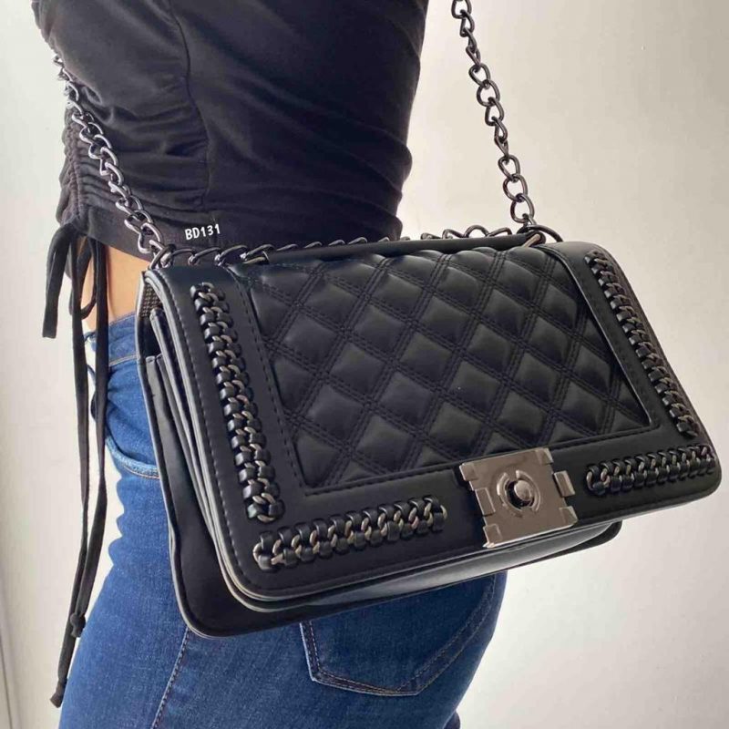 Bolso negro rombos hebilla plomo cadenas plomo 26cm* 15cm