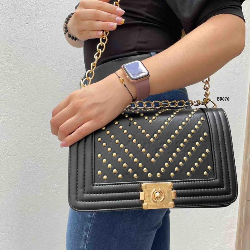 Bolso negro apliques y hebilla dorada 1225 25cmx15cm - Image 2