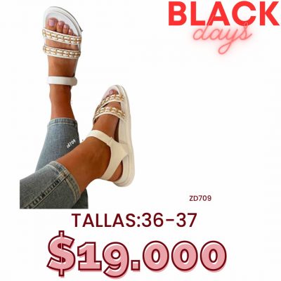 Sandalia Blanca tres correas cadena dorada 31 019