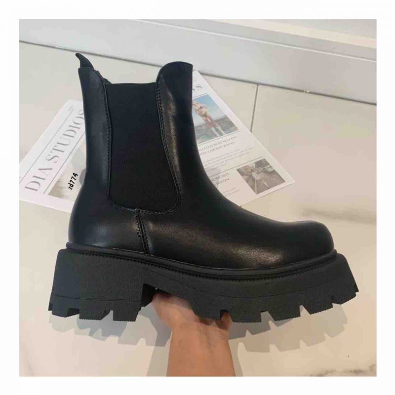 Botin Negro resorte lateral suela 5Cm F021-9