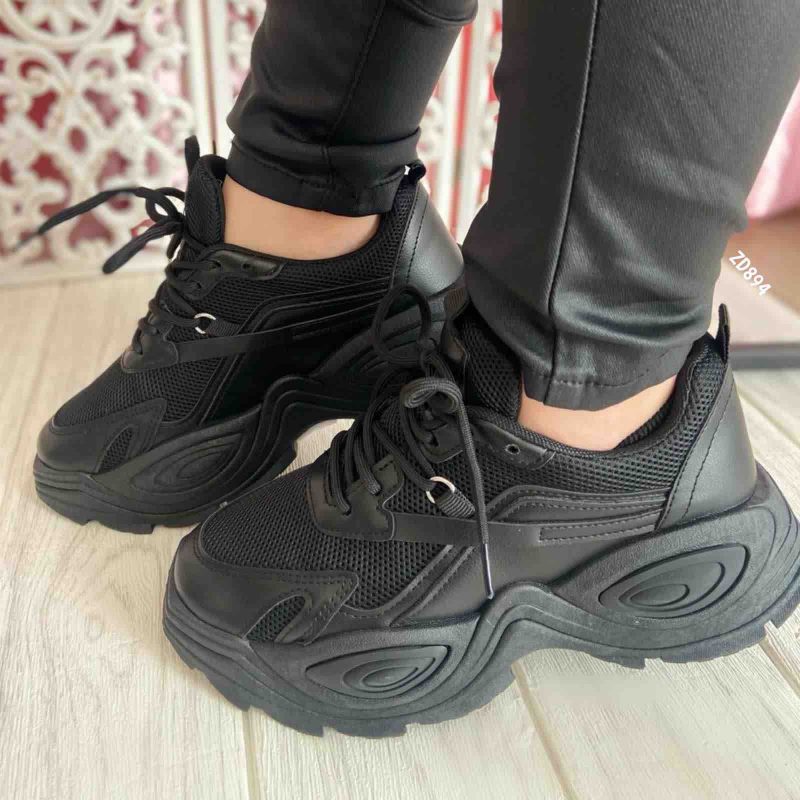 Tenis negros acordonado suela 5cm C27-L8081