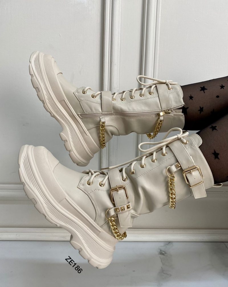 Botas caña media beige acordonada cadenas doradas C114-K66 - Image 3