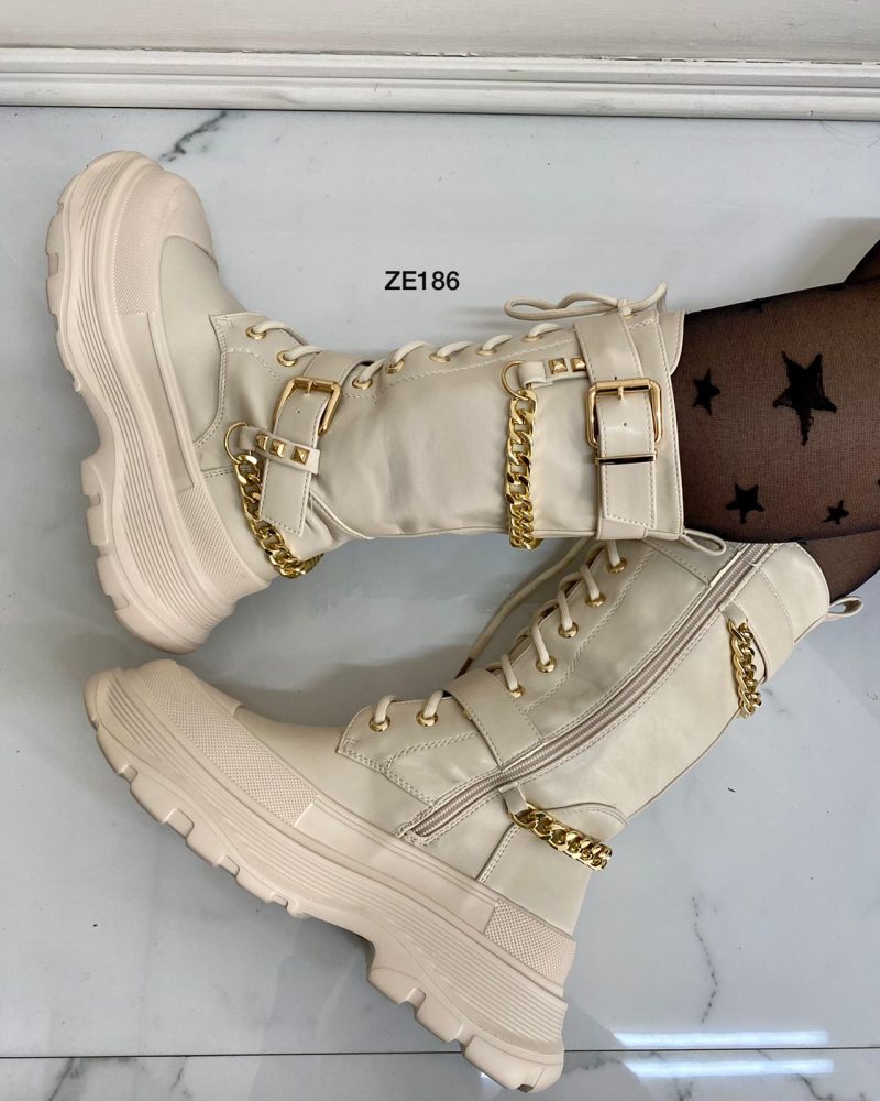 Botas caña media beige acordonada cadenas doradas C114-K66 - Image 2