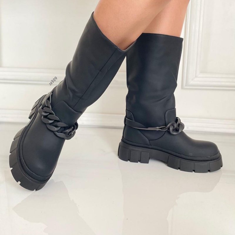 Bota negra cadena suela 3cm  7799A