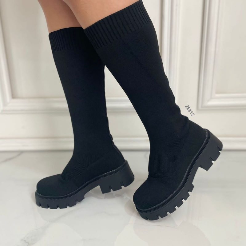 Bota caña larga negra suela 4cm  LQ-23