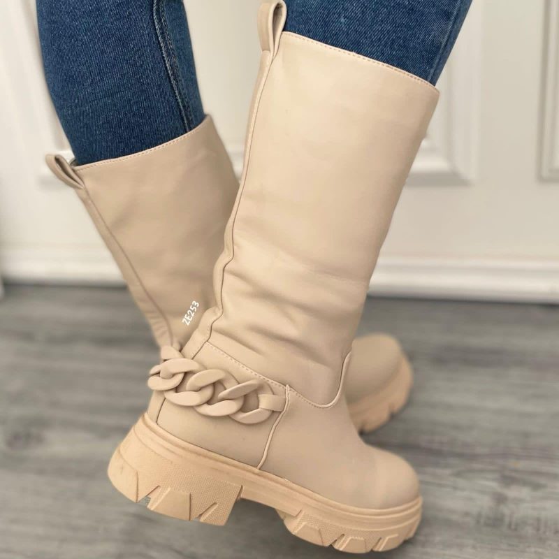 Bota beige caña media cadena suela 4cm 8530A