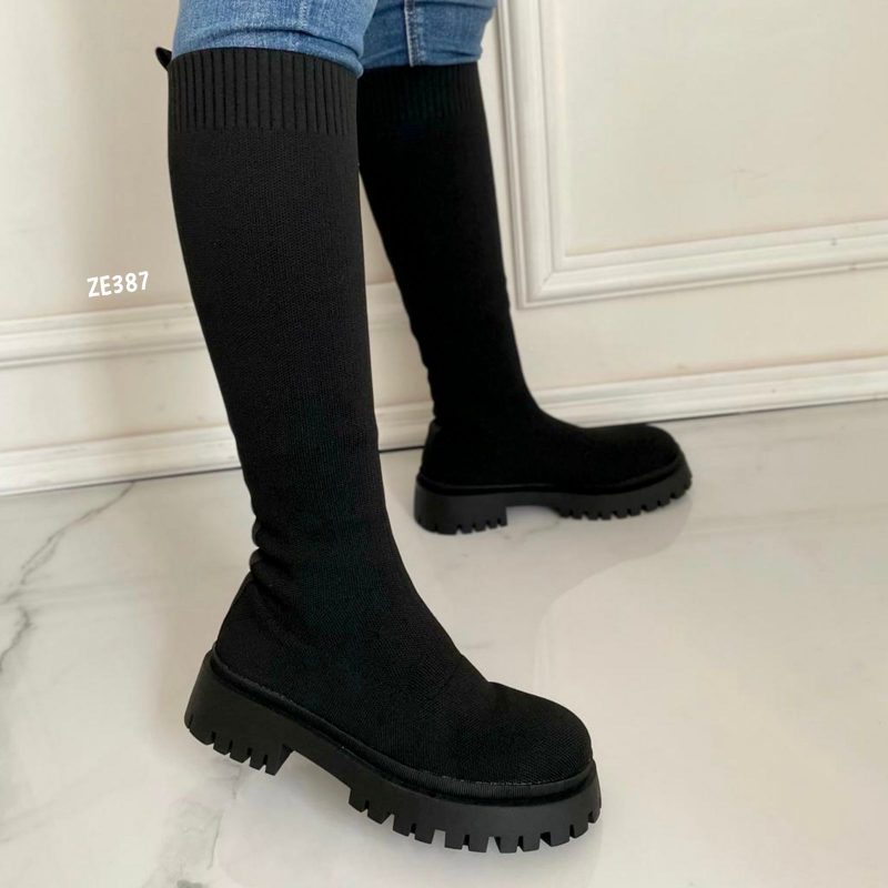 Bota caña larga negra suela 3cm  8568A
