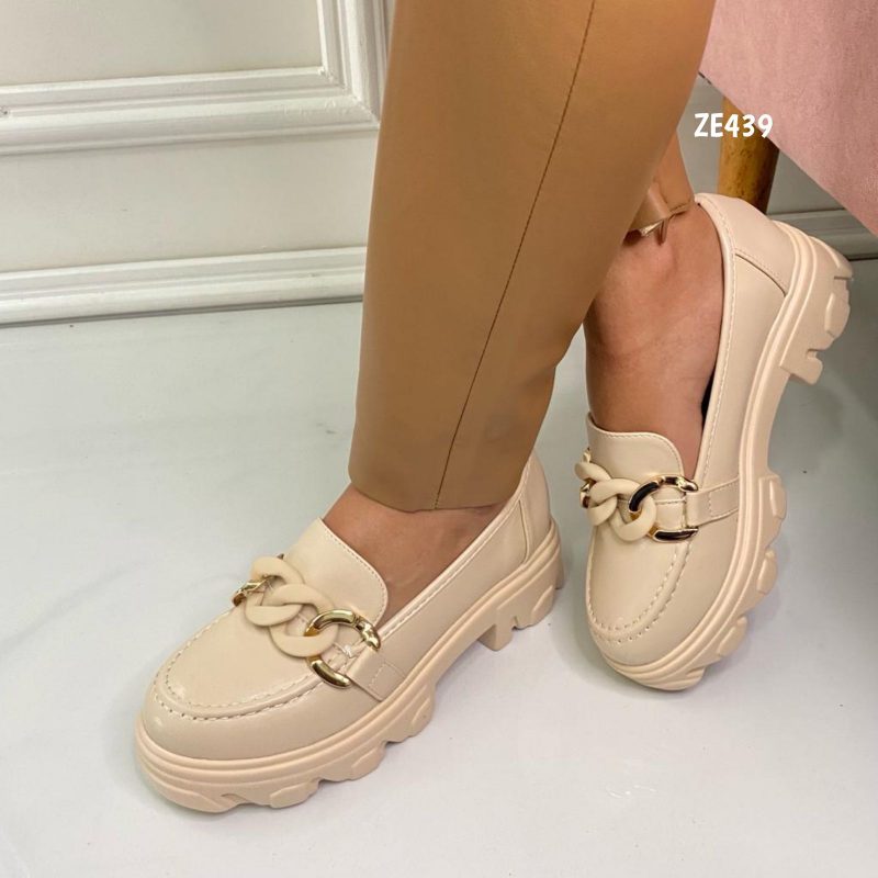 Baleta beige aplique cadena suela 3cm  HB-153