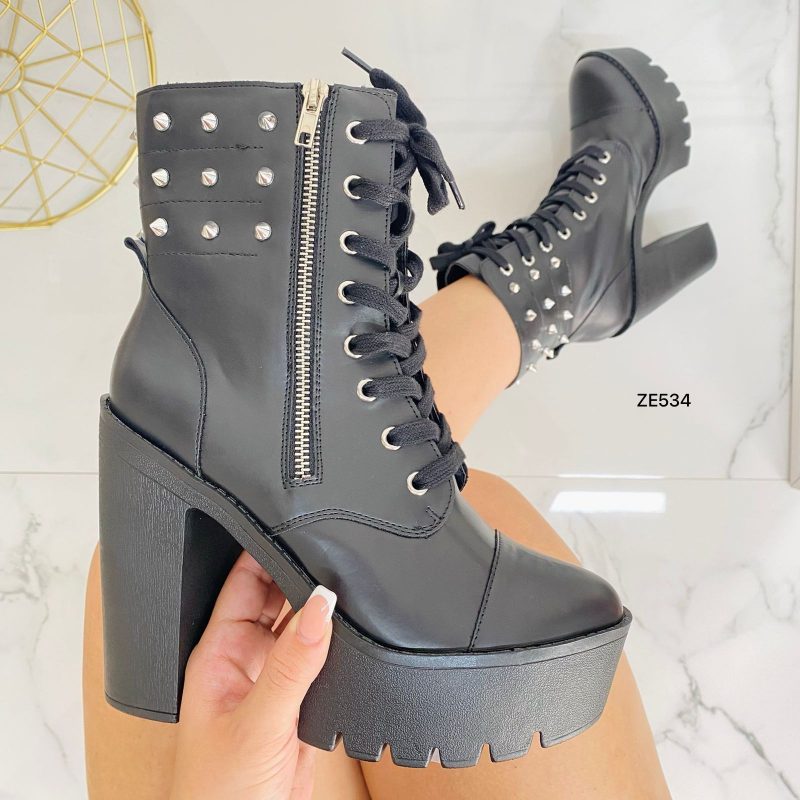 Botin negro apliques tacon 13Cm INSANE
