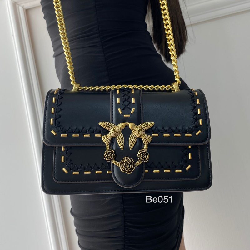 Bolso negro aplique 22CM*14Cm 6111-1
