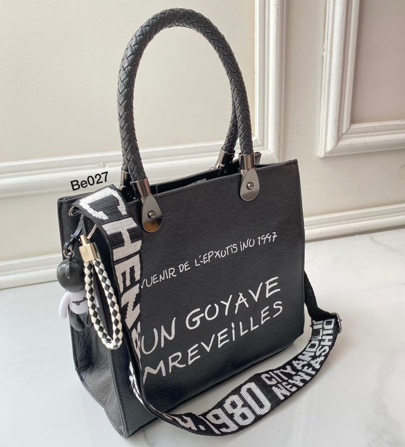 Bolso negro letras 23Cm*21Cm BOLO3-17 - Image 2