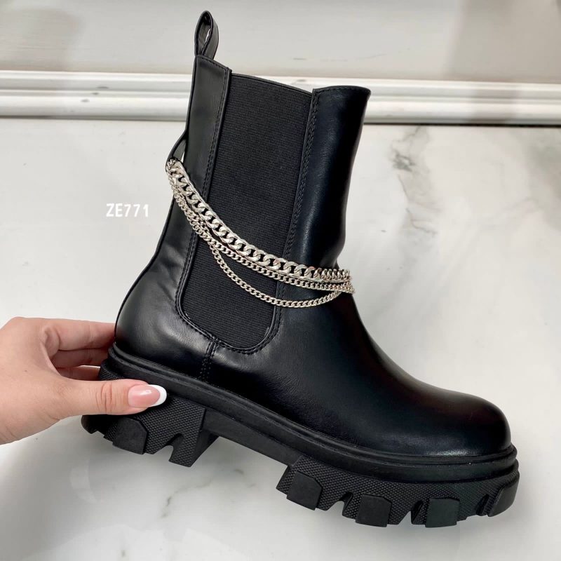 Botin negro cadenas suela 4cm   K61  C9 - Image 3
