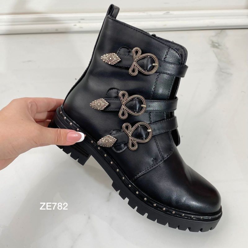 Botin negro aplique correas suela 3cm  CZ833  C12 - Image 2