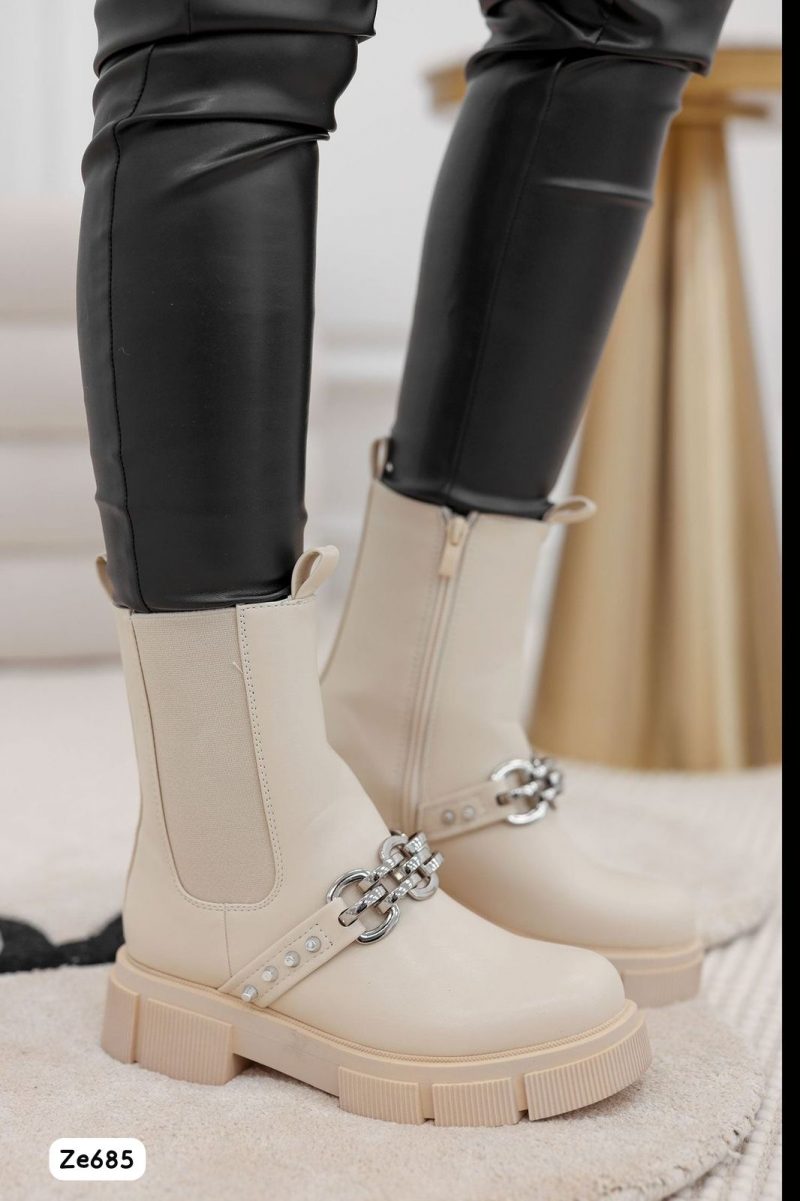 Bota beige aplique cadena suela 3cm  VS-U8FW031