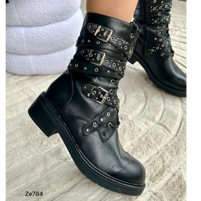 Bota negra aplique correas tacon 4cm  CZ856  C12