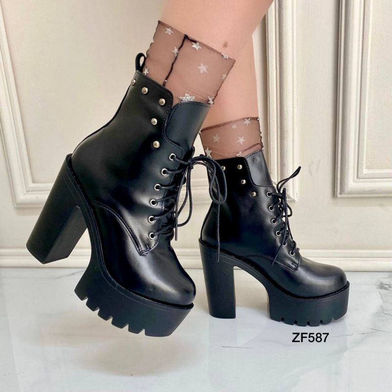 Botin negro apliques plateados tacon 12cm  169-7   C-3