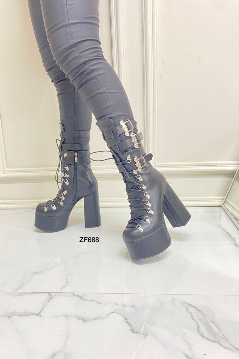 Botin negro hebillas plateadas plataforma 5cm tacon 13cm  V6  C-1