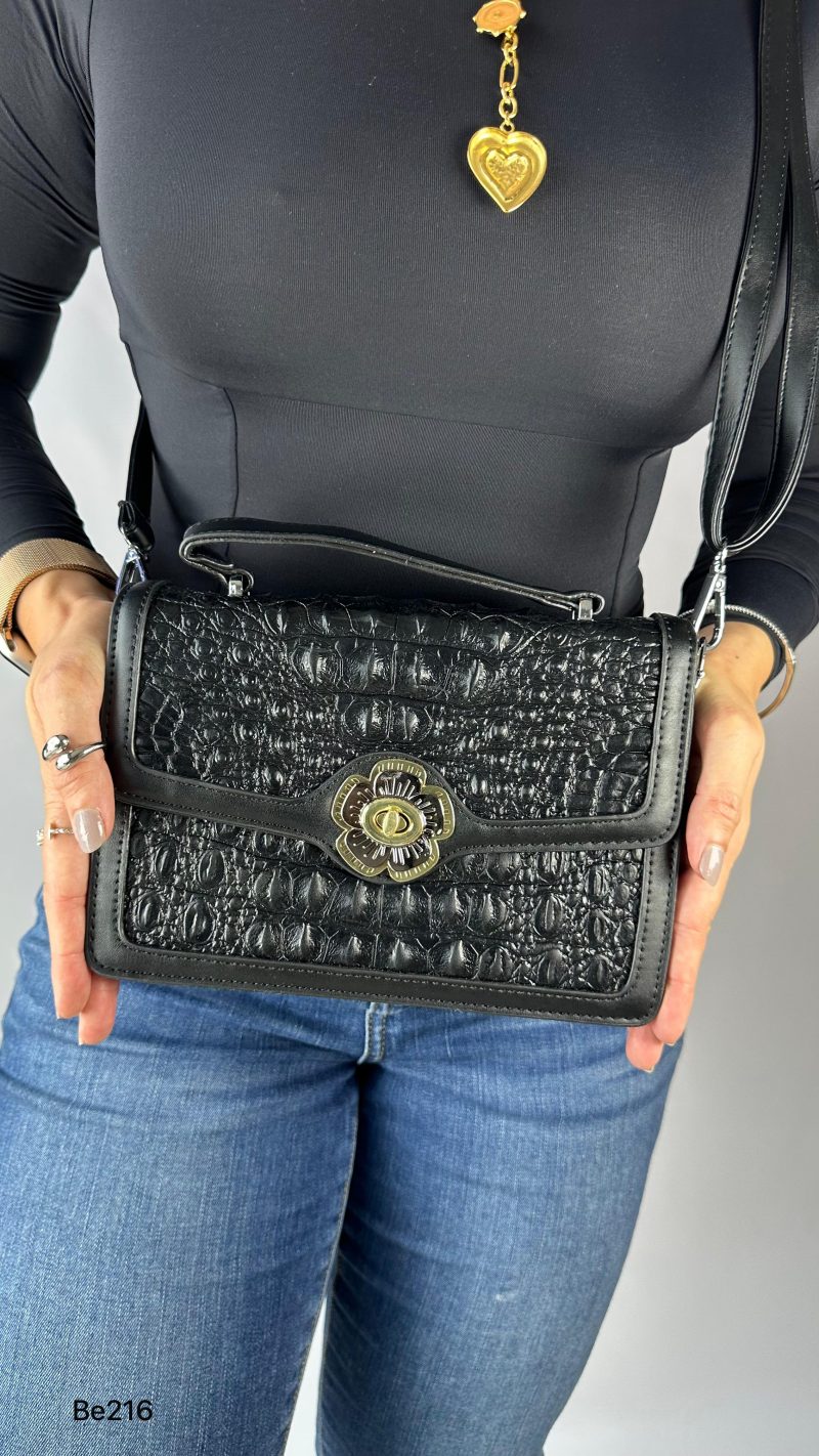 Bolso negro textura aplique dorado  22cm*  15cm    3301#  C-B - Image 2