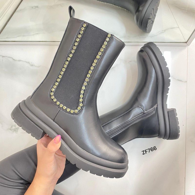 Botin negro apliques suela 3cm  5738A  C-66
