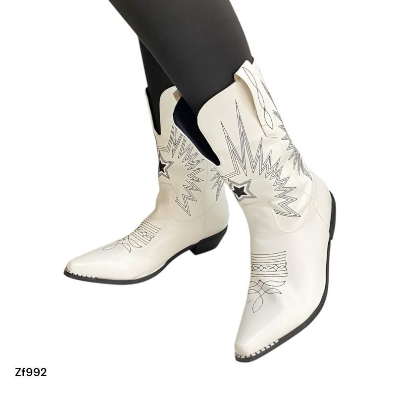 Bota texana blanca detalles negros tacon 3cm  BT23#  C-1