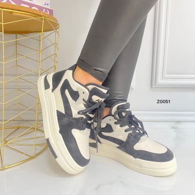 Tenis beige detalles negro suela 3cm TEN002C C-1