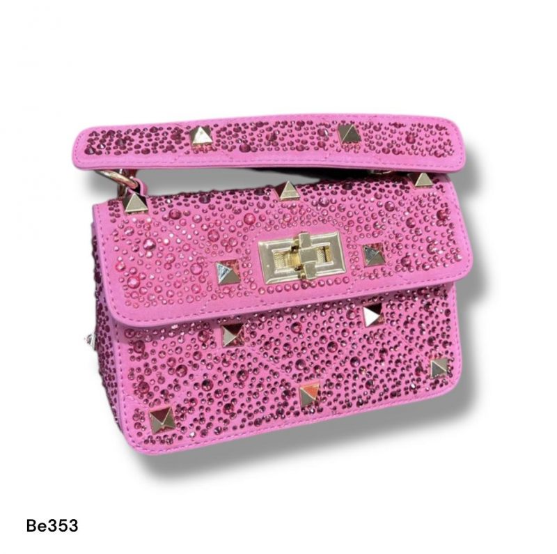 Bolso fucsia apliques brillantes detalles cadena dorada  24cm* 16cm  2235  C-B