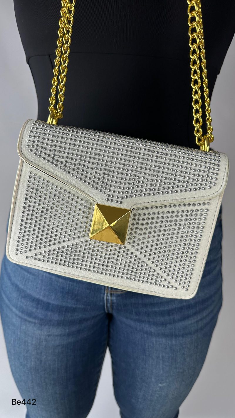 Bolso blanco apliques plateados detalle cadena dorada 20cm* 17cm* 5cm  3038#  C-B