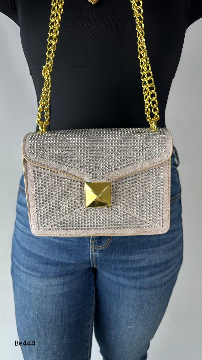 Bolso café apliques plateados detalle cadena dorada 20cm* 17cm* 5cm  3038#  C-B