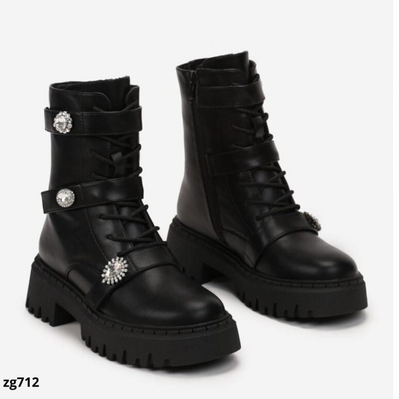 Botin negro detalle piedras brillantes correas suela 5cm  HQ7732 - Image 2