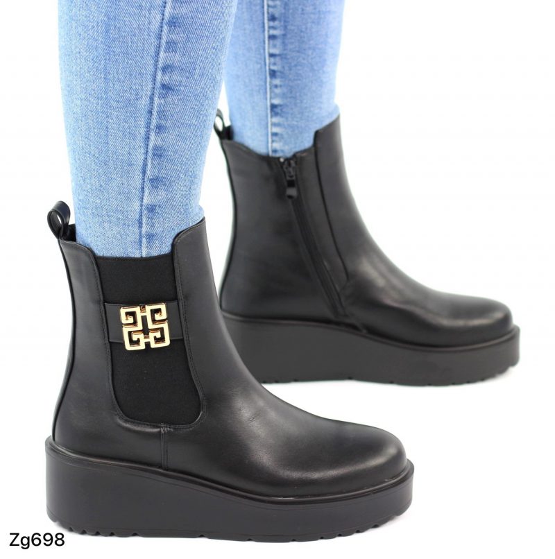 Botin negro aplique dorado resorte suela 5cm  B2765-KB  C-78