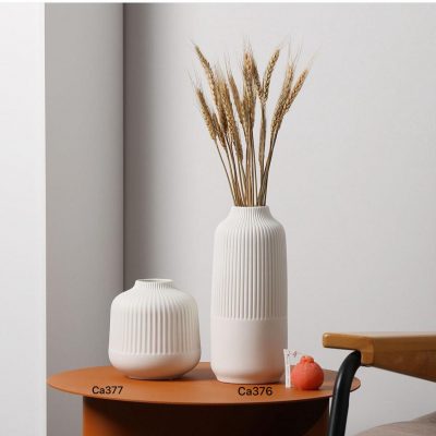 Jarron blanco ceramica mediano   11cm* 25cm