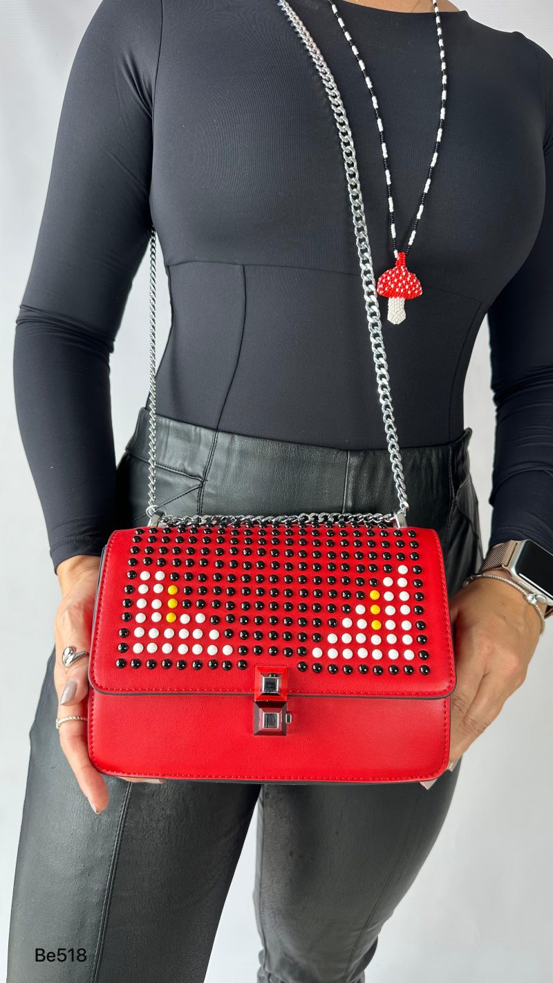 Bolso rojo apliques negro ojos blanco cadena plateado  22cm* 9cm* 17cm   C-23196 (Copy)