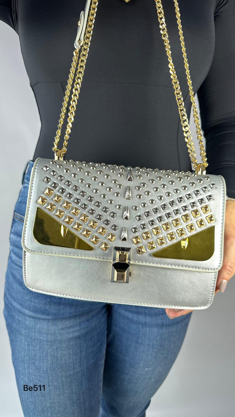 Bolso plateado apliques plateado ojos y cadena dorado  22cm* 9cm* 17cm  C- 23196-1 - Image 5