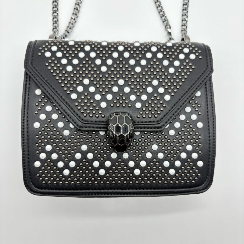 Bolso negro apliques y cadena plomo detalles blanco  20cm* 7cm* 16cm   C- 23195 - Image 3