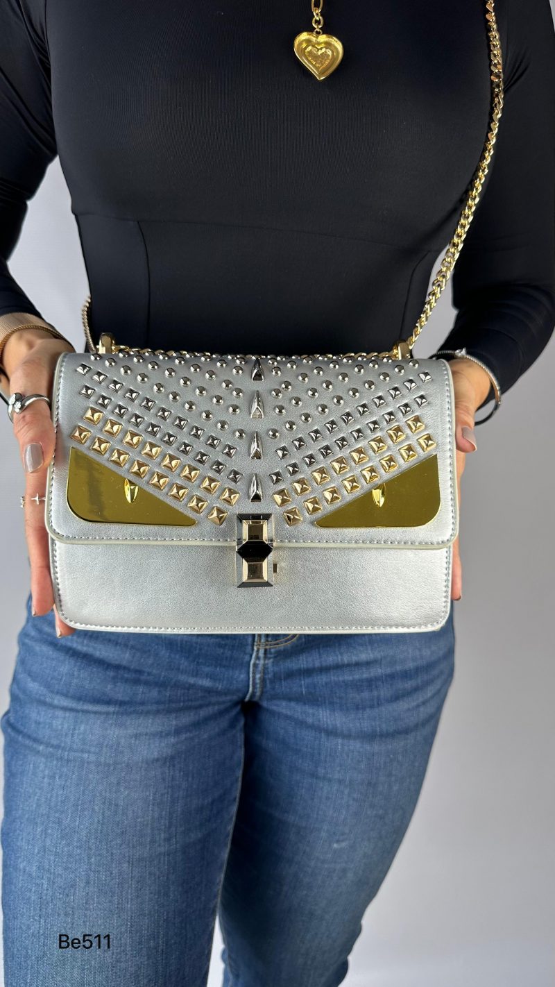 Bolso plateado apliques plateado ojos y cadena dorado  22cm* 9cm* 17cm  C- 23196-1 - Image 6