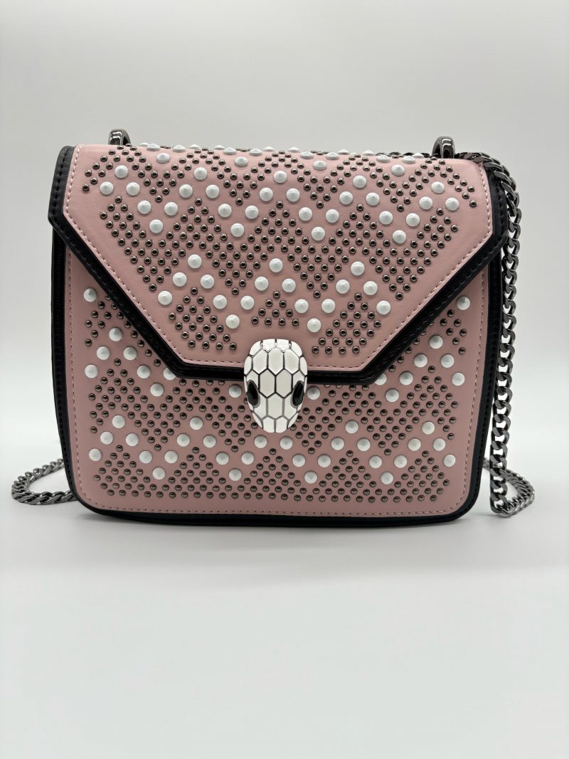 Bolso rosado apliques y cadena plomo  20cm* 7cm* 16cm   C- 23195