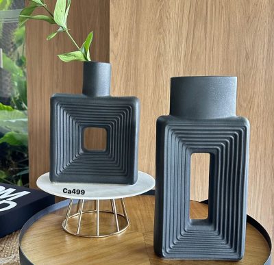 Jarron negro textura cuadrado ceramica pequeño  16cm* 21,5cm