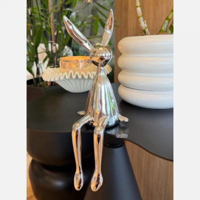 Articulo decorativo conejo plateado pequeño  9cm* 9cm* 28cm