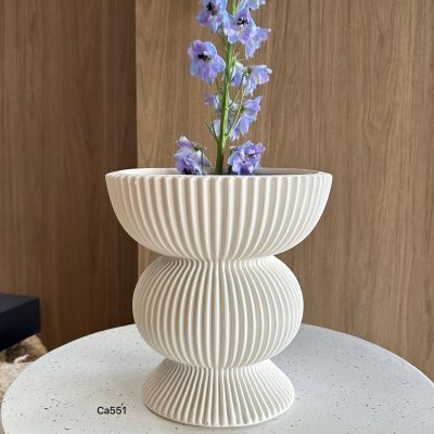 Florero moderno blanco ceramica   18.2cm* 20.4cm