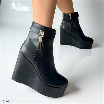 Botin negro detalle plateado plataforma 11cm   255-107